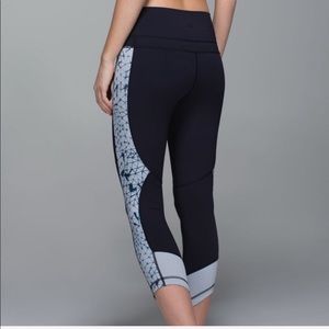 Lululemon Retreat 7/8 Leggings Size 0